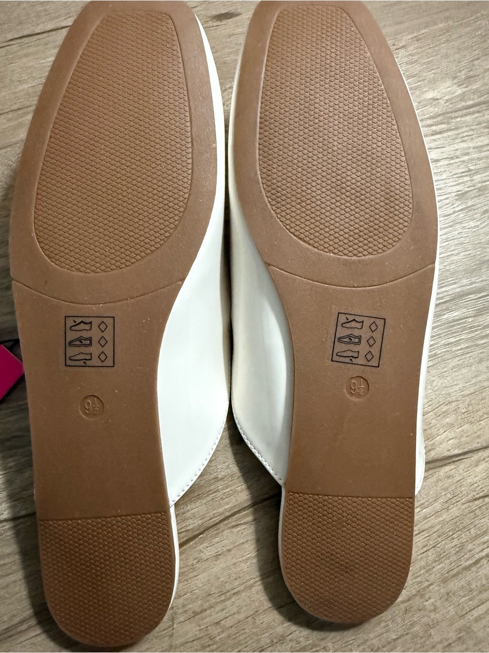 Classic Creamy Mary Jane Mules w Memory Foam, size 9.5, NWT - Picture 4 of 5
